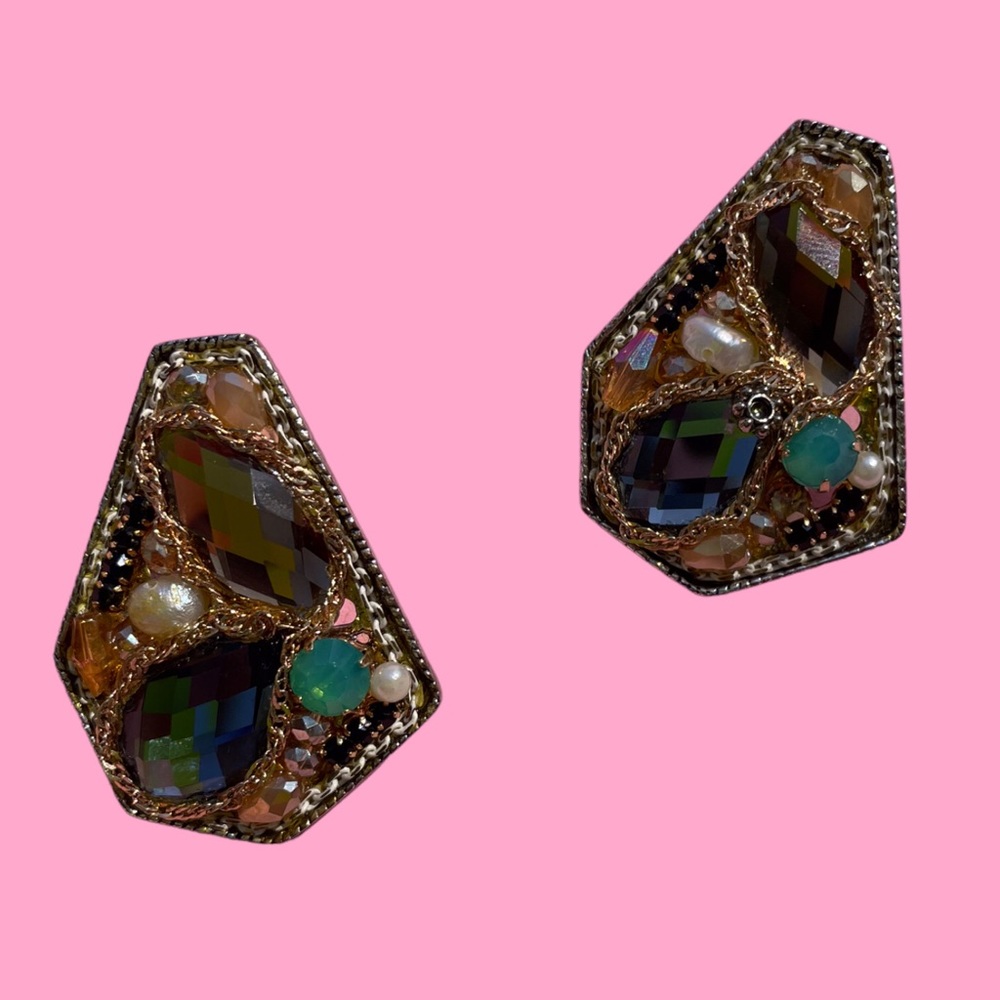 Unique vintage multi faux gem and pearl earrings.